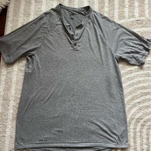 Nike Skateboarding men’s relaxed shirt